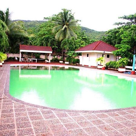 Hotel Club Manila East Real Infanta Exterior foto